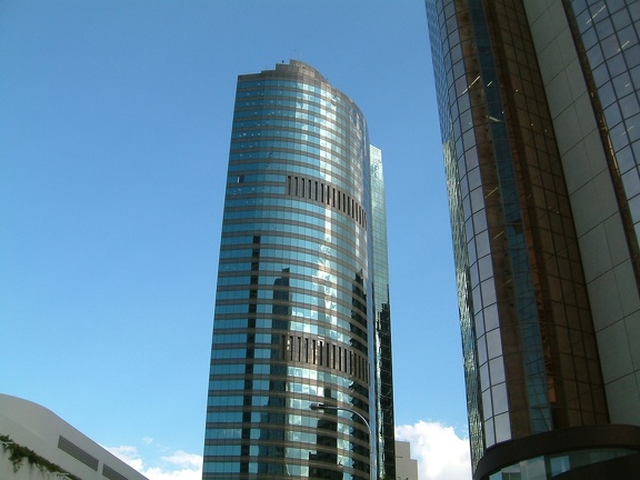 14 - Shiny skyscraper