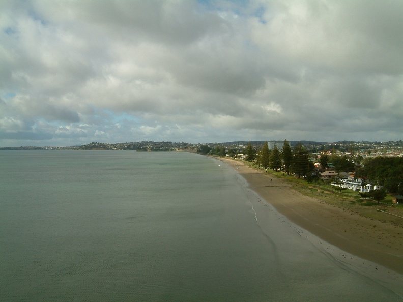 5_An_Auckland_beach.jpg